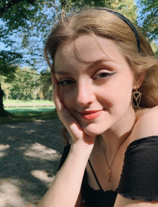 Voice actor Alija, Poetine