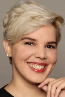 Voice actor Évanz, Simone