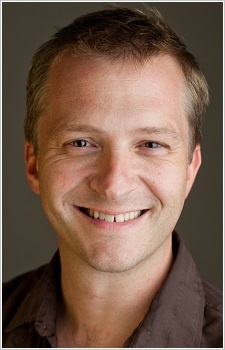 Voice actor McCollum, Robert