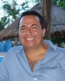 Voice actor Molina López, Roberto