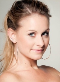 Voice actor Oeffinger, Leoni