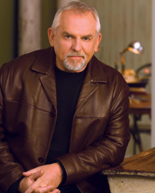 Voice actor Ratzenberger, John